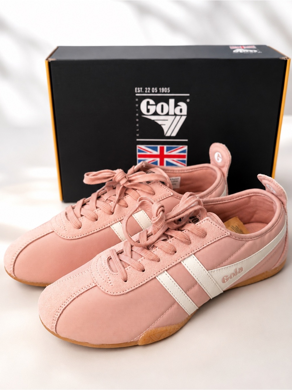 New in Box Gola Blush Pink Retro Sneakers with White Stripes sz 9 Anthropologie